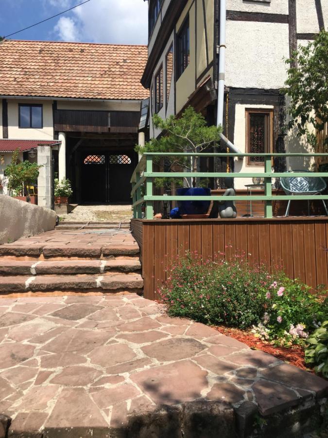 Au Relais De L'Histoire Gite Classe 4 Etoiles Oberbronn Exterior foto